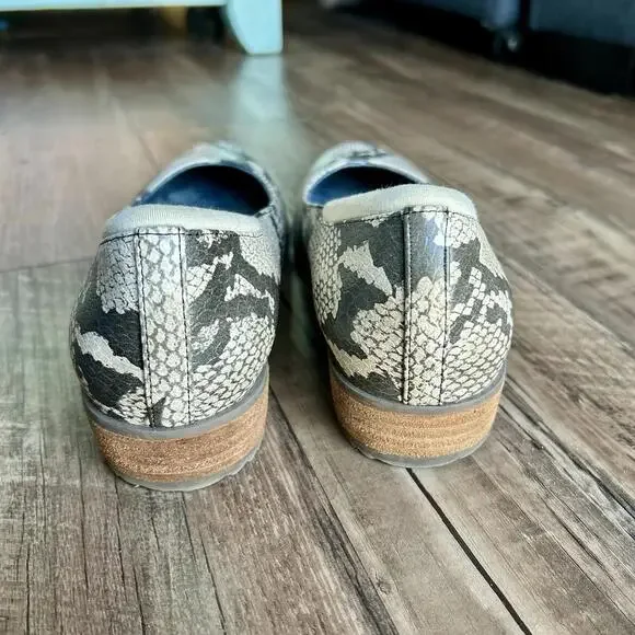 Skechers Go Free Slip-In Kendall Shoes, Faux Snakeskin Size 7.5 Women’s - Picture 4 of 7